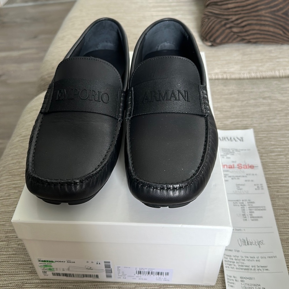 Brand-new shoes with the box and receipt